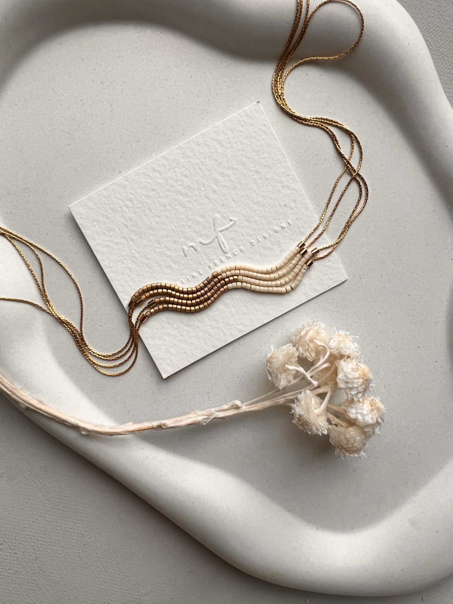 the classy one necklace